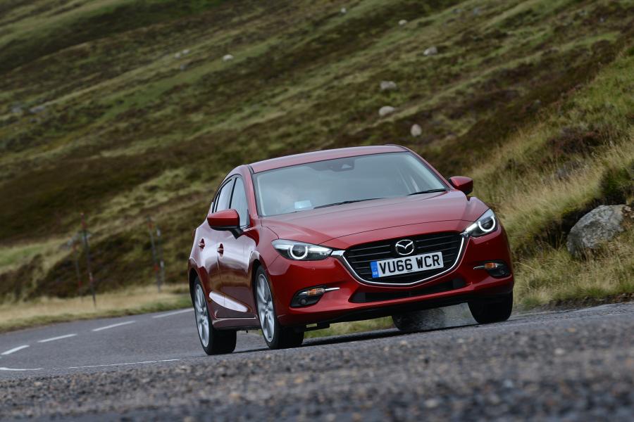  Mazda3 Hatchback 2016 года  (UK) (фото 15 из 22)